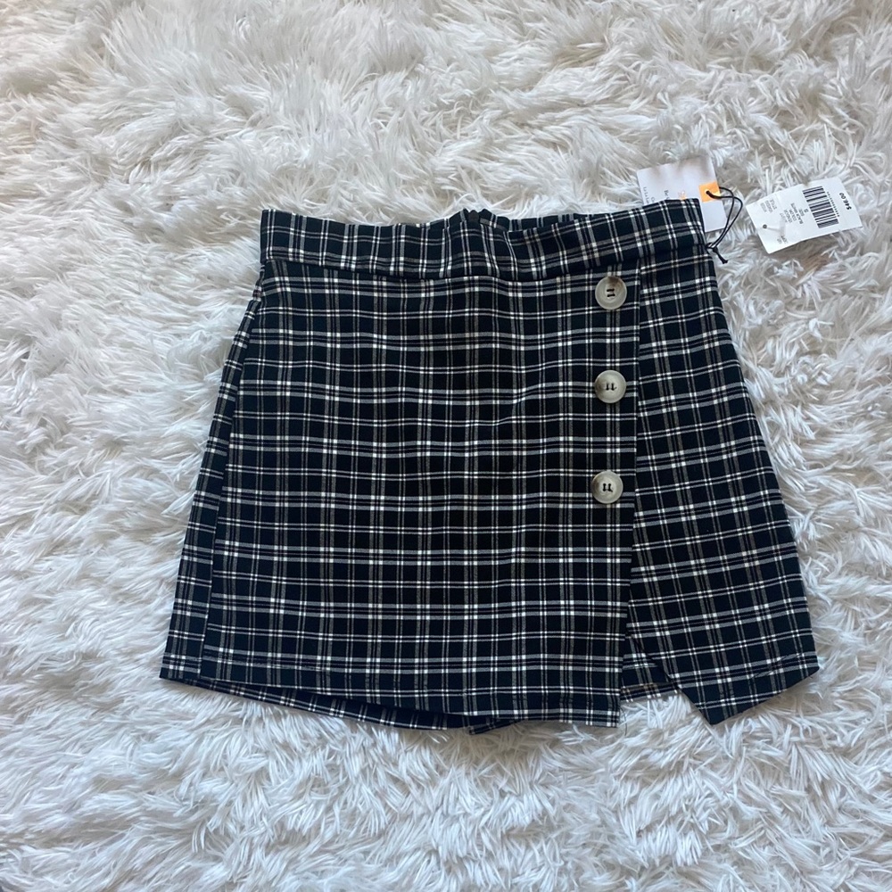 Black and white skirt/shorts